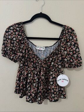 Black Floral Puff-Sleeve Crop Top